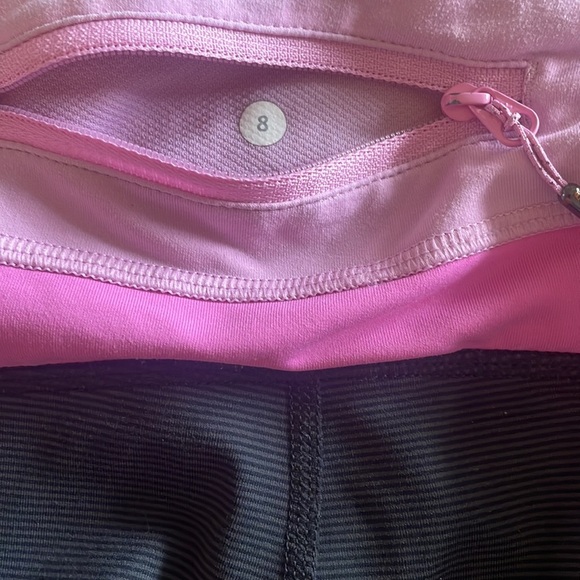 Lululemon Black & Pink Athletic Pants Size 8 Capris great condition size medium - Picture 6 of 6